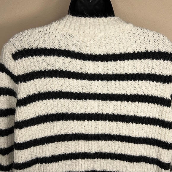 XL MAURICES BLACK WHITE STRIPED SWEATER LONG SLEEVE ROUND NECKLINE KNIT - Picture 6 of 12